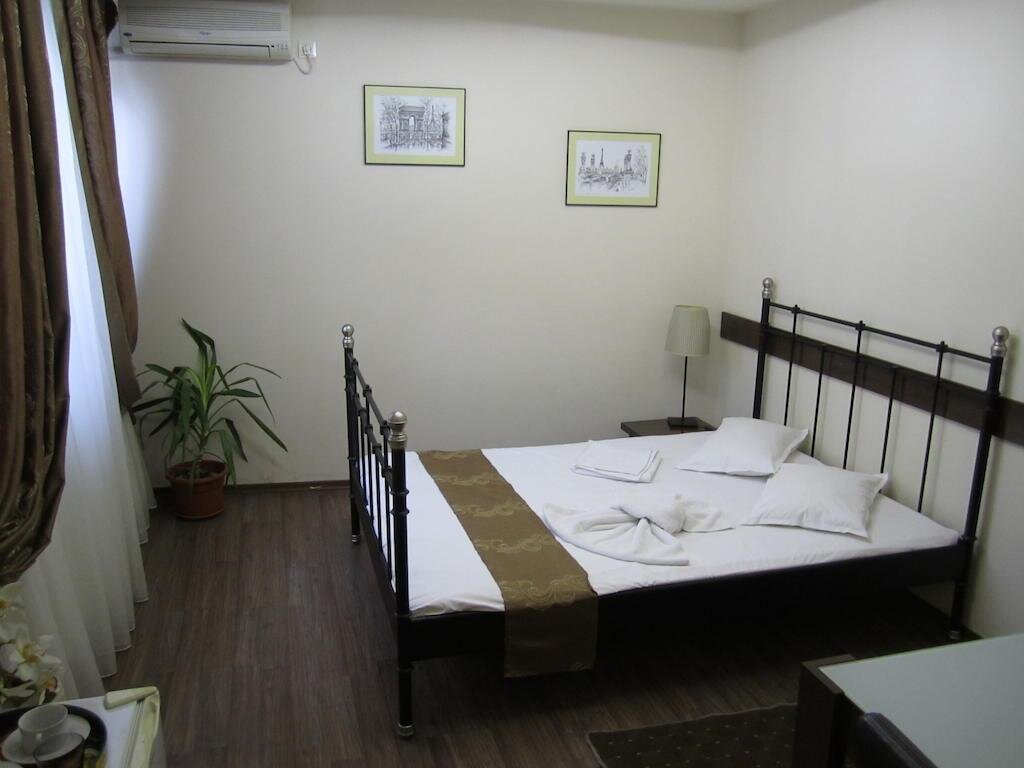Ave Hotel Victoriei - 949