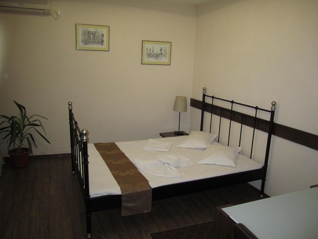 Ave Hotel Victoriei - 924