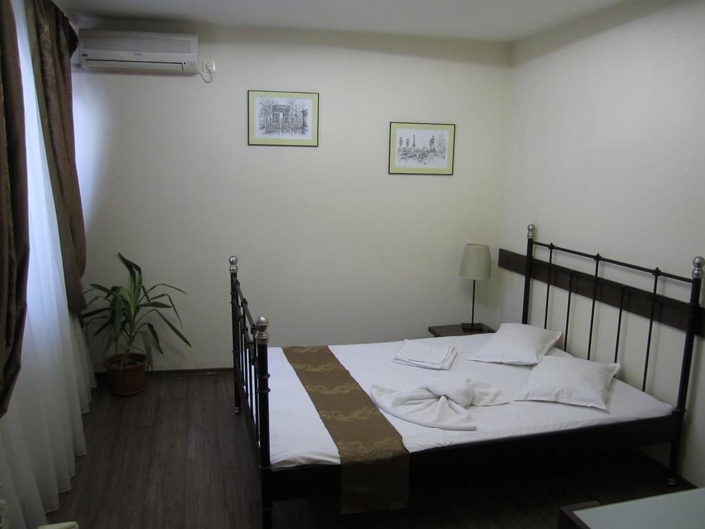 Ave Hotel Victoriei - 456