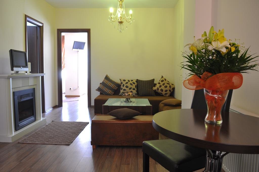 Ave Hotel Victoriei - 398