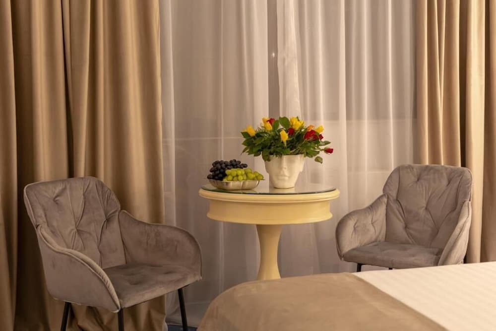 Hotel Sir Royal - 821