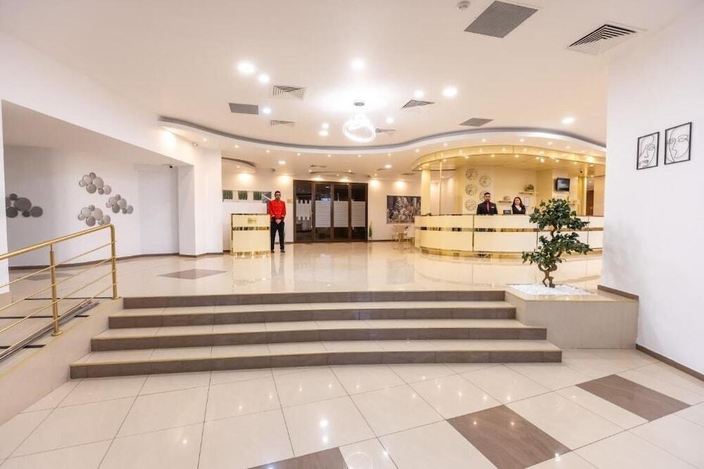 Hotel Sir Royal - 639
