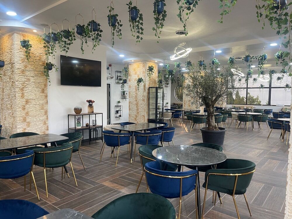 Hotel Sir Royal - 939