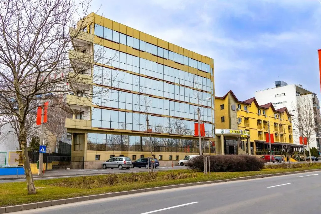 Hotel Sir Royal - 698