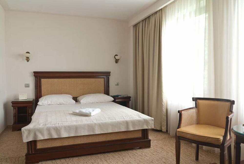 Hotel Bliss - 856