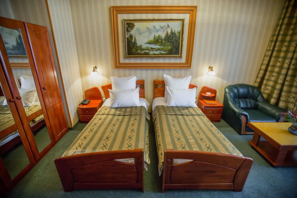 Bucharest Comfort Suites - 766