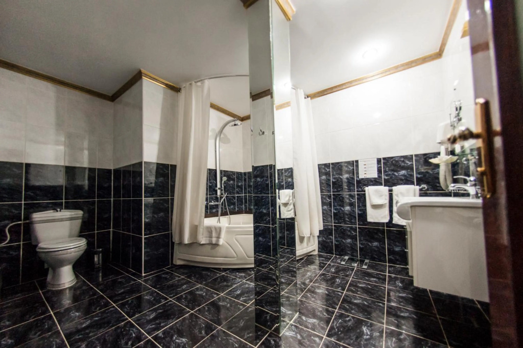 Bucharest Comfort Suites - 864