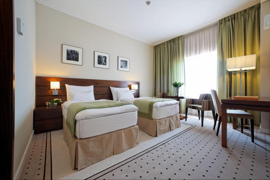 Capital Plaza Hotel - 160