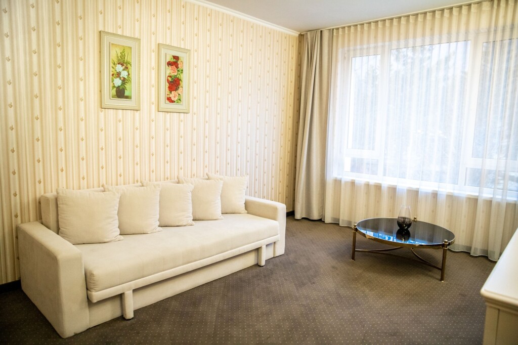 Hotel Carpathia - 777