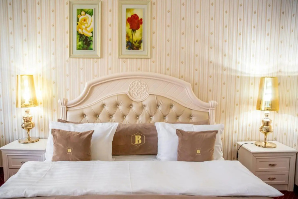 Hotel Carpathia - 974