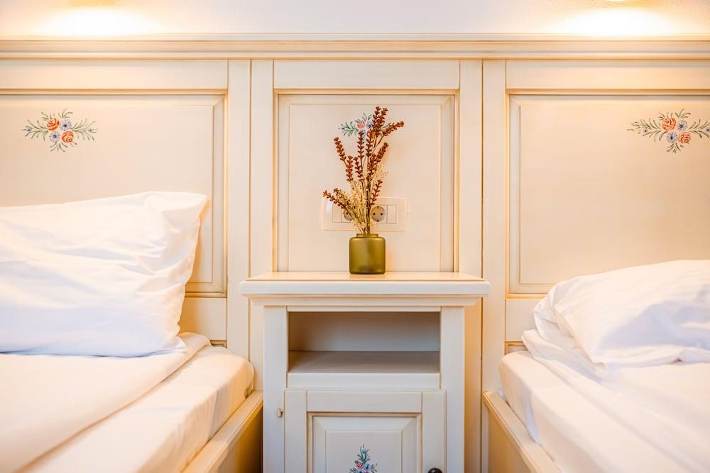 Casa Chitic Balcescu Hotel - 896