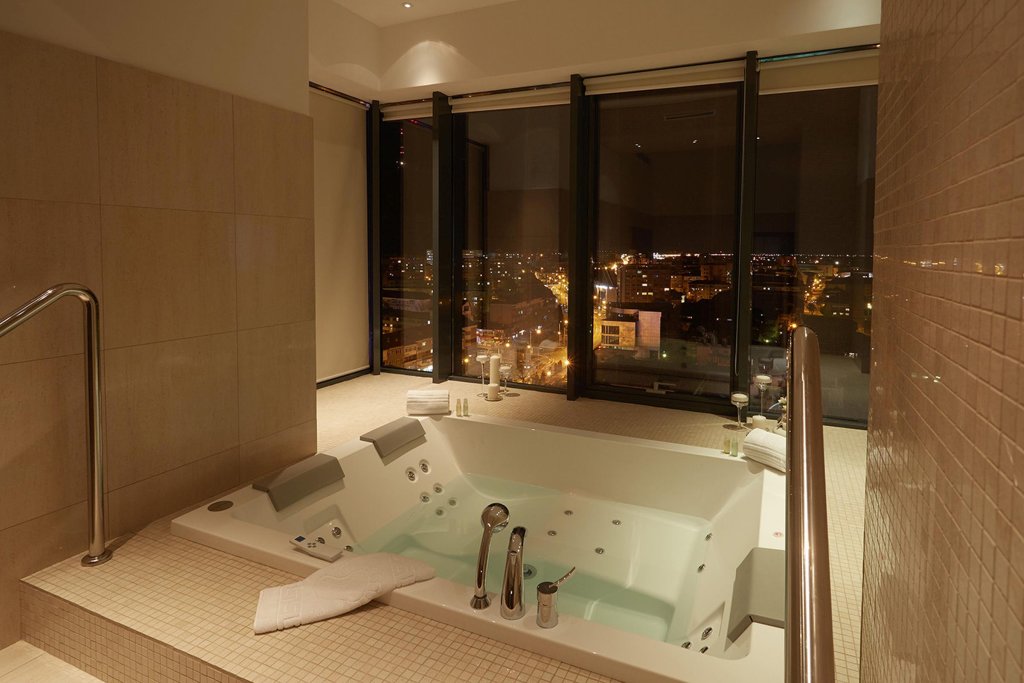 Central Plaza Hotel - 790