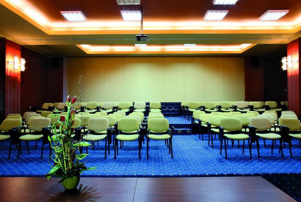 Central Plaza Hotel - 342
