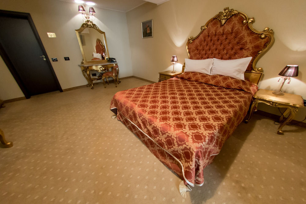 Hotel Classic Inn - 226