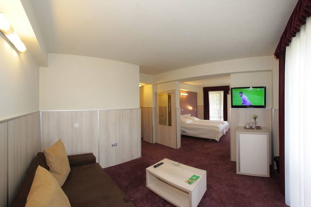 Eden Grand Resort - 313