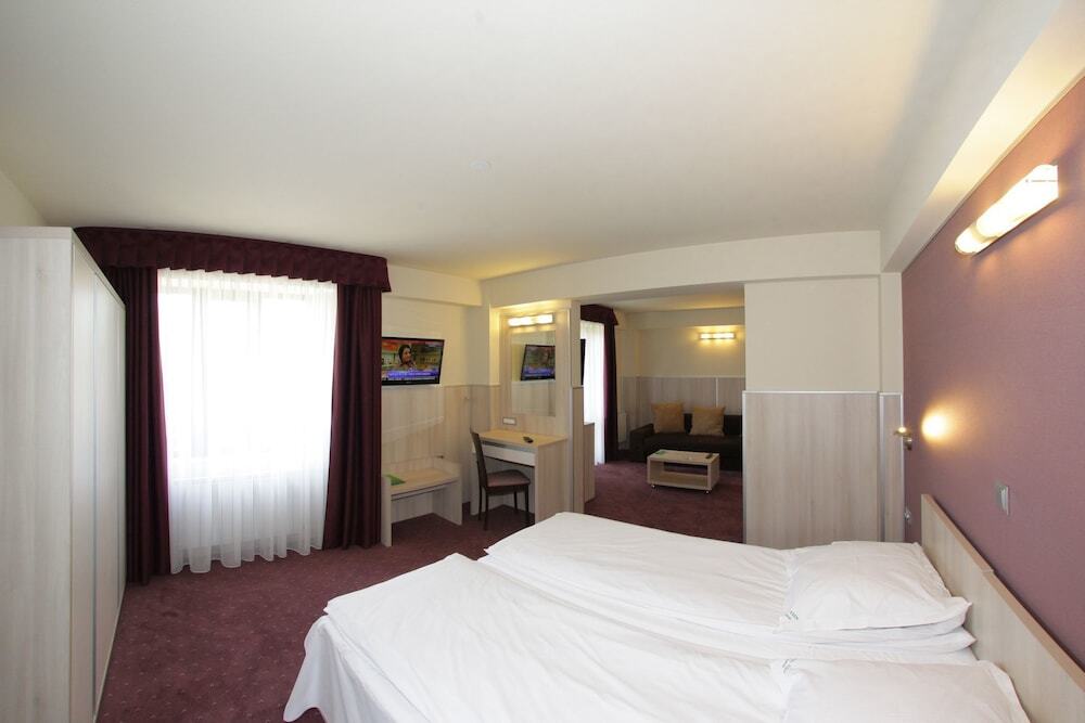 Eden Grand Resort - 883