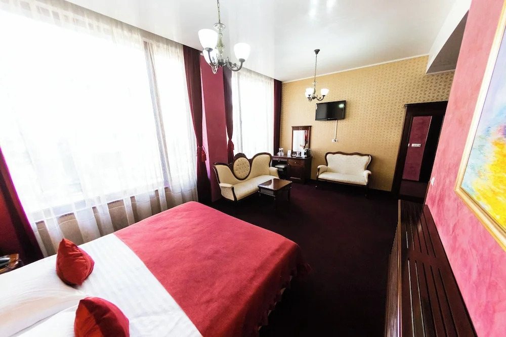 Hotel Daily Plaza - 695