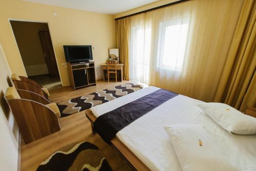 Hotel Dobsi - 129
