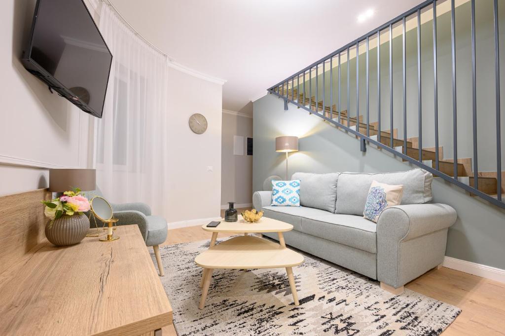 Dozsa Residence - 461