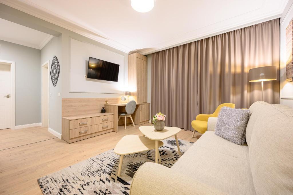 Dozsa Residence - 549