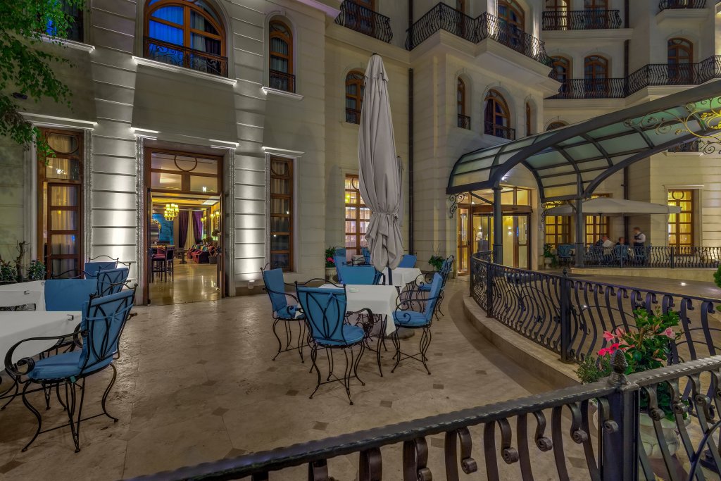 Epoque Hotel - 230