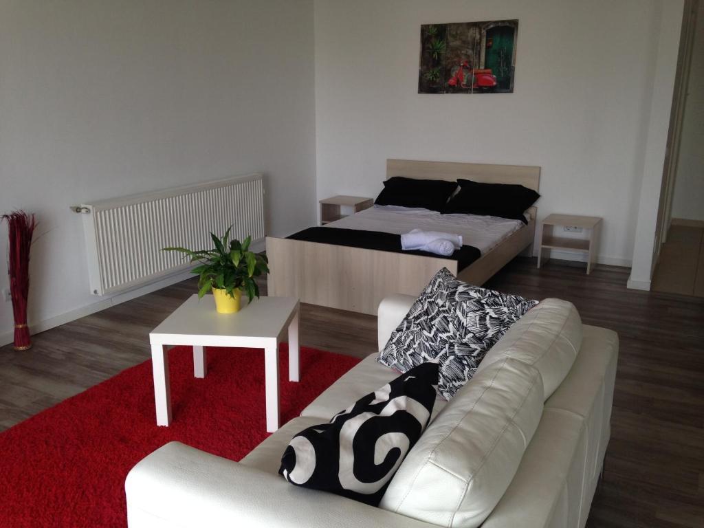 Heights Accommodation - 551