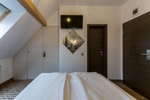 Hotel Bliss - 558