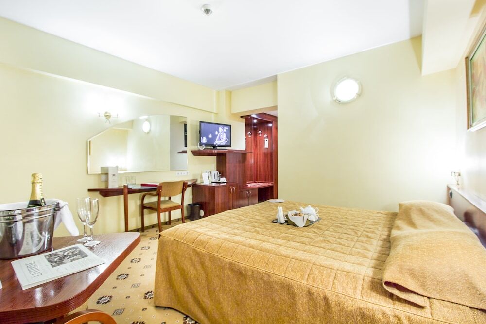 Caro Hotel - 796