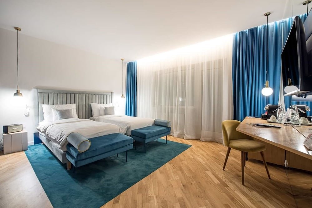Caro Hotel - 555