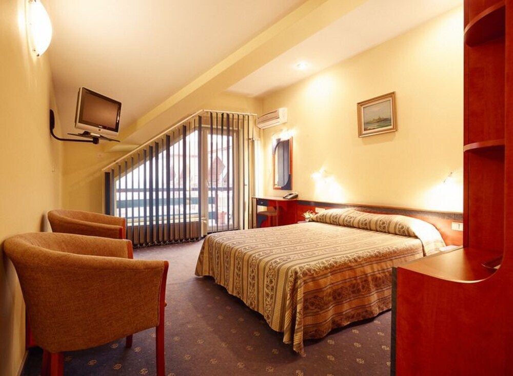 Caro Hotel - 914