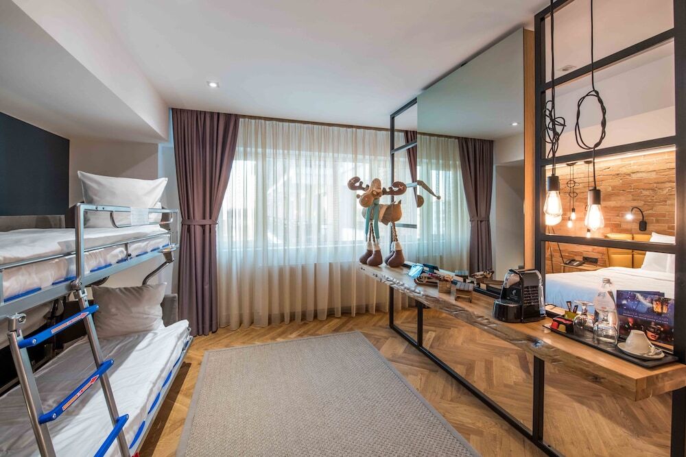 Caro Hotel - 449