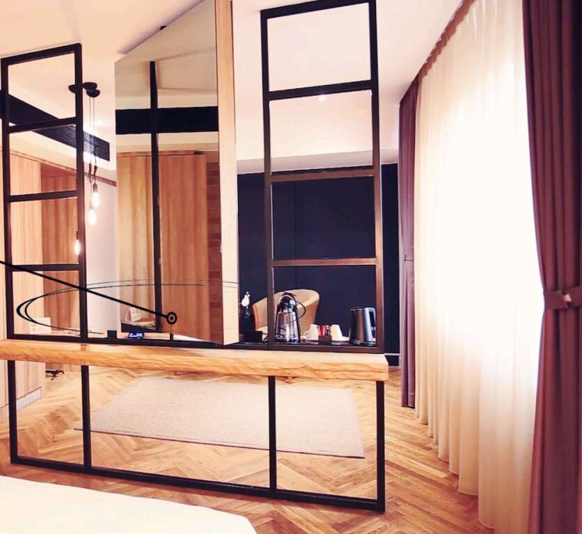 Caro Hotel - 580