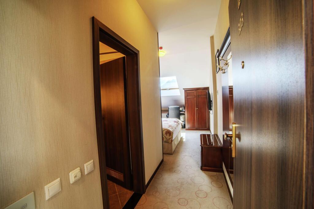 DoubleTree by Hilton Hotel Sighisoara - Cavaler - 71