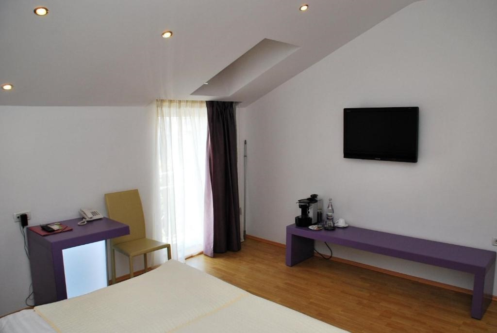 Hotel Christina - 477