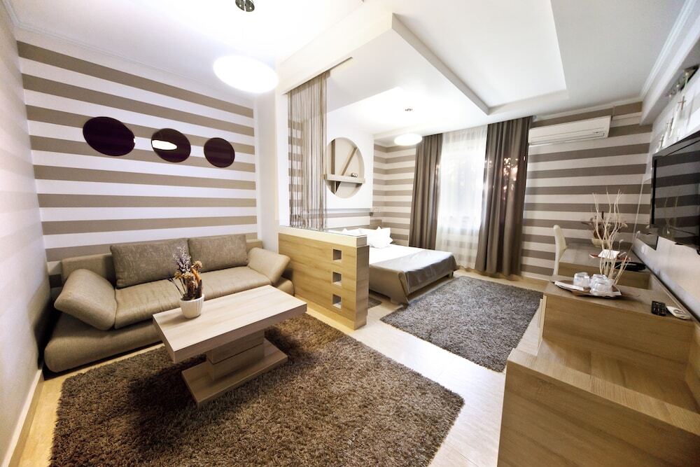 Hotel Confort - 170