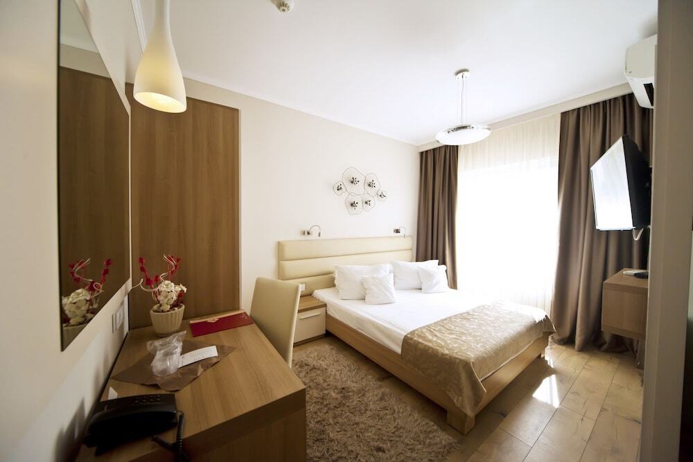 Hotel Confort - 810