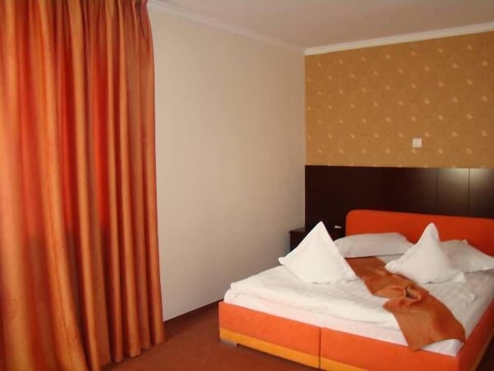 Hotel Helin Aeroport - 883