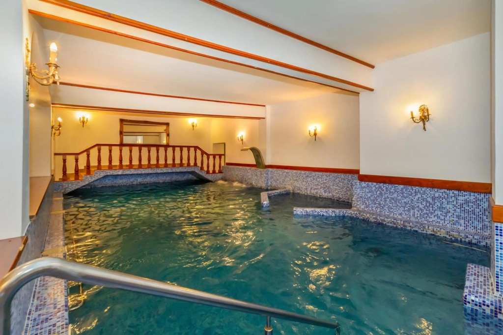 Hotel Imparatul Romanilor - 976