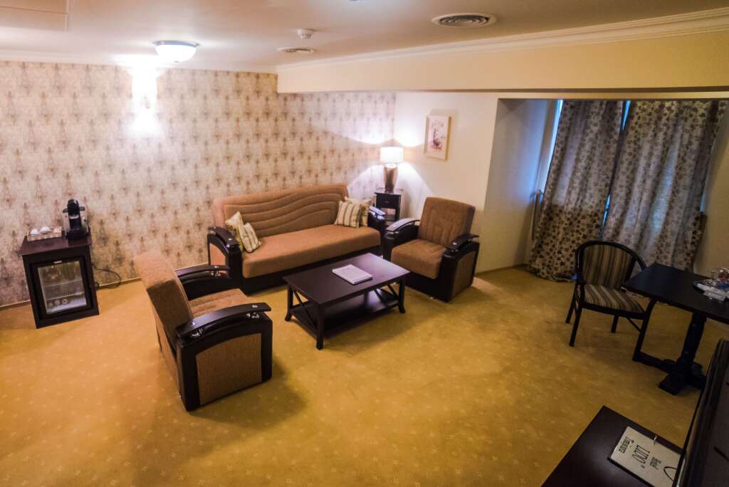 Best Western Plus Lido Hotel - 303