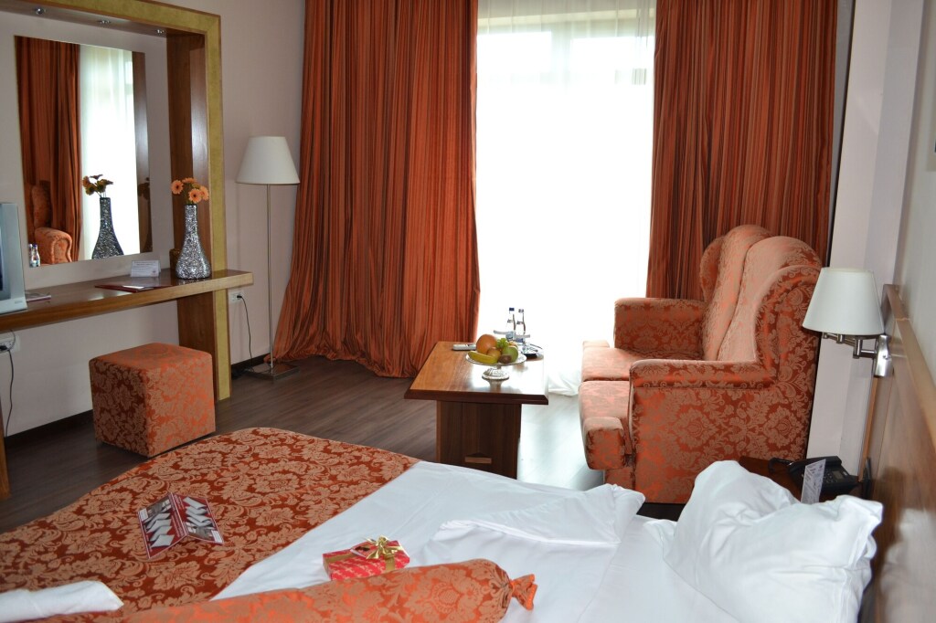 Hotel Phoenicia Express - 9