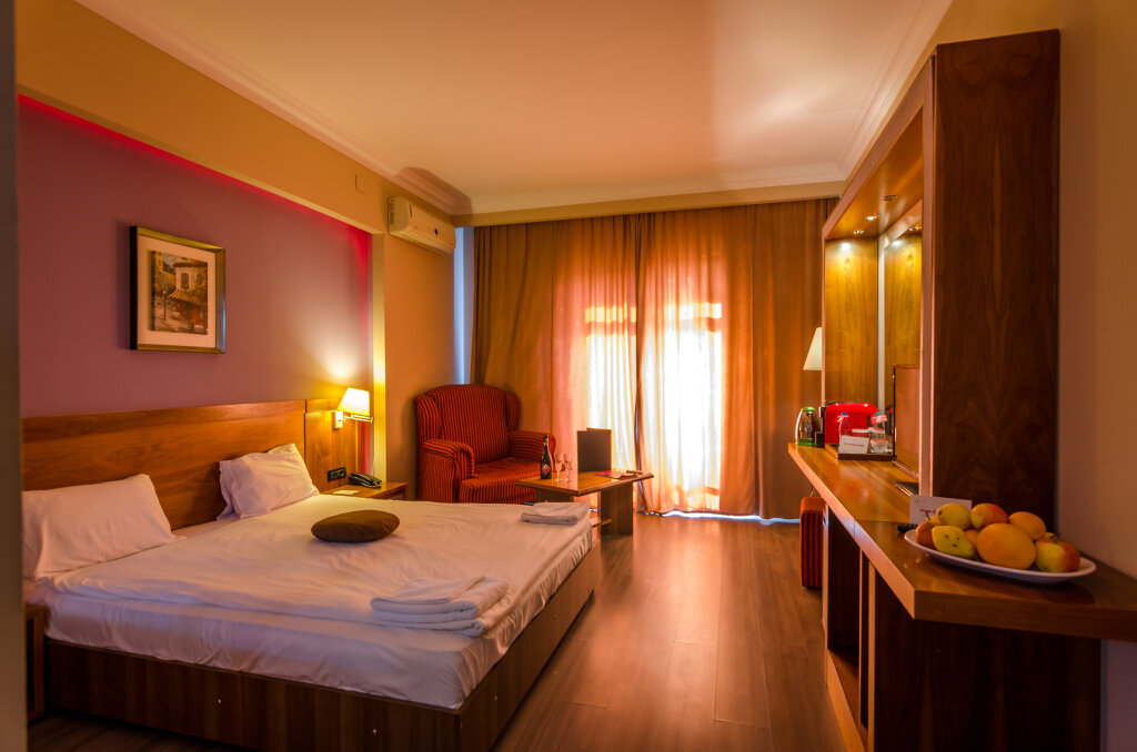 Hotel Phoenicia Express - 891