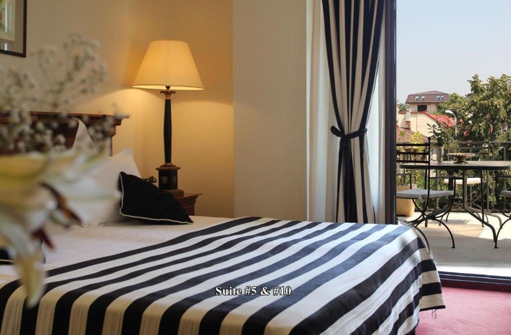 Arc de Triomphe by CityBookings - 17