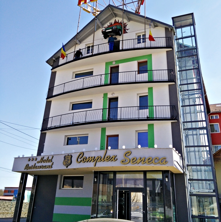 Hotel Seneca - 939