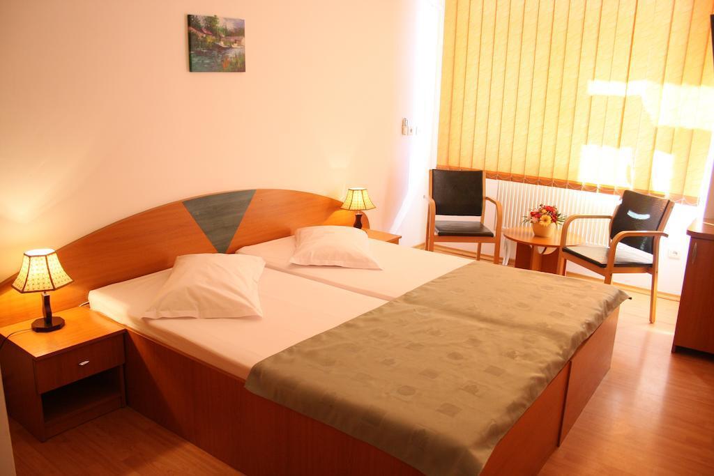 Hotel Sir Lujerului - 864