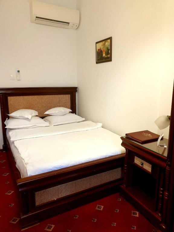 Victoria Hotel - 700