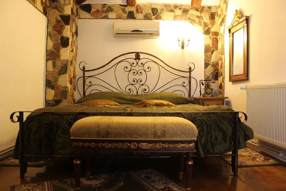 Hunter Prince Castle Hotel - 233