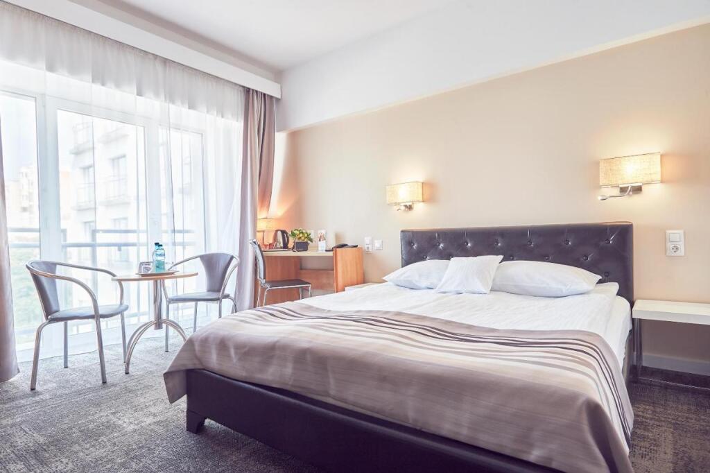 Continental Forum Constanta - 745