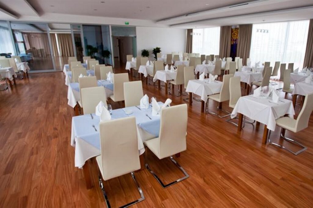 Marshal Garden Hotel - 571