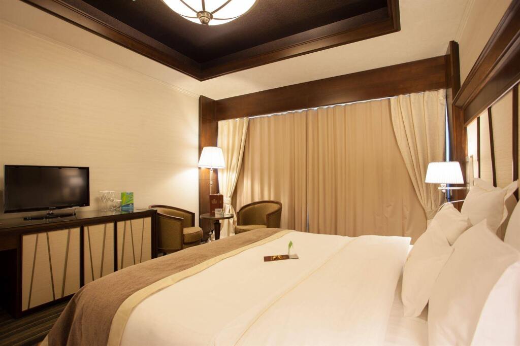 Metropolis Hotel - 404
