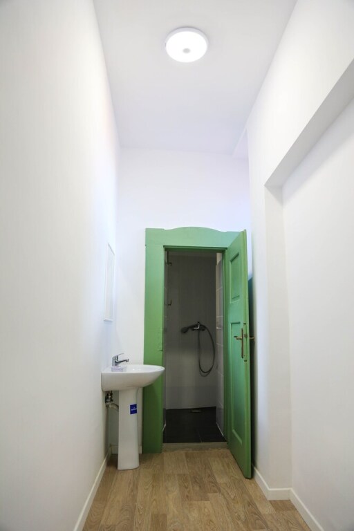 Old Downtown Hostel - 482